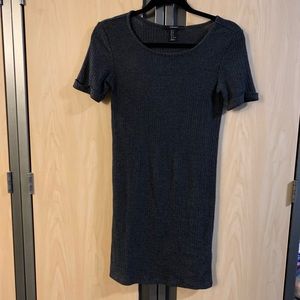 Form fitting short sleeve dress